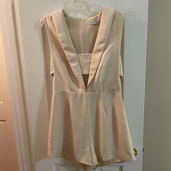 Finders Keepers the logic romper - Picture 3 of 5